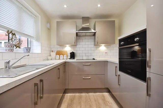 Laindon Road, Billericay, CM12, photo 2