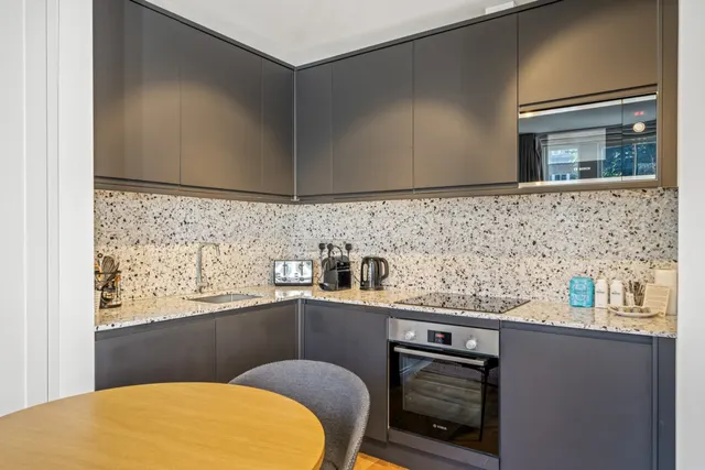 Photo 3 — Coleherne Road, Chelsea, London