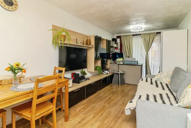 Sycamore Road, Houghton Regis, LU5, photo 3