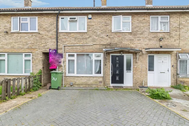 Sycamore Road, Houghton Regis, LU5, photo 1