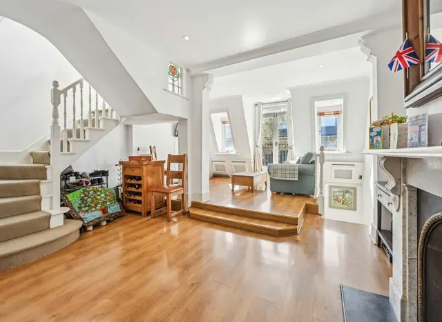 Devonshire Road, Chiswick, W4, photo 3