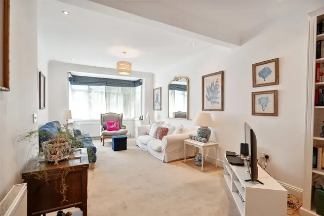 Photo 3 — Russell Road, Twickenham, TW2 7QT