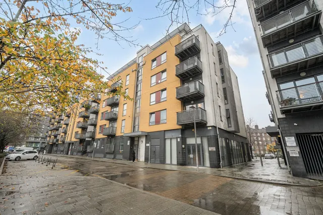 Photo 3 — Tarves Way, SE10