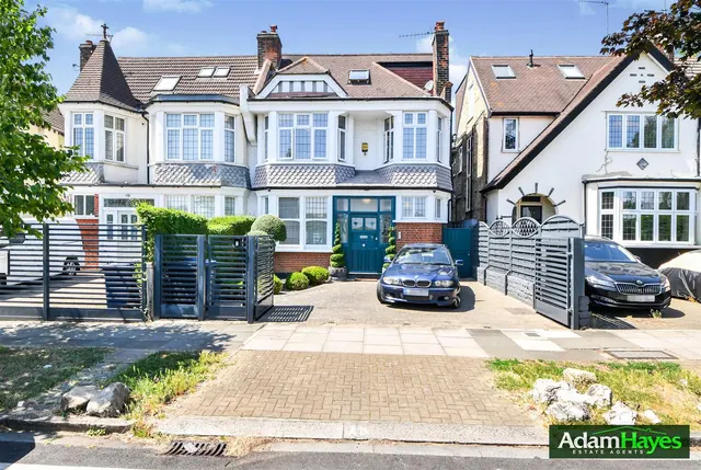 Hilton Avenue, North Finchley, N12, photo 1