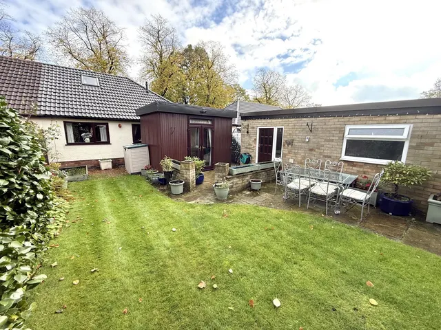 Oakwood Road, Stockport, SK6, photo 2