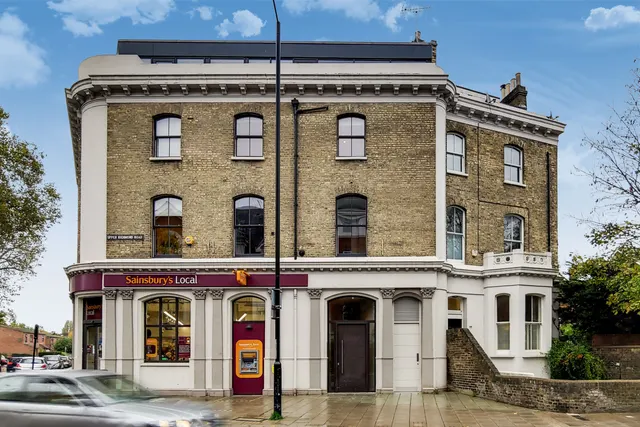Flat 3, 408 Upper Richmond Road, London, photo 1