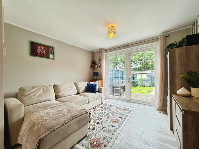 Burbeach Close, Crawley, RH11, photo 3