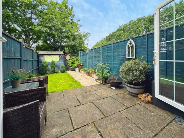 Burbeach Close, Crawley, RH11, photo 2