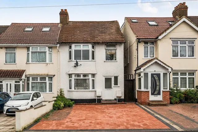 Corbins Lane, Harrow, HA2, photo 1