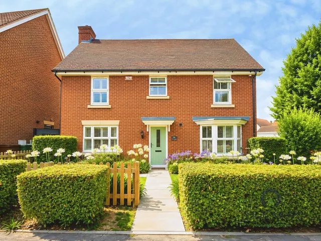 Rose Walk, Sittingbourne, Kent, ME10, photo 1