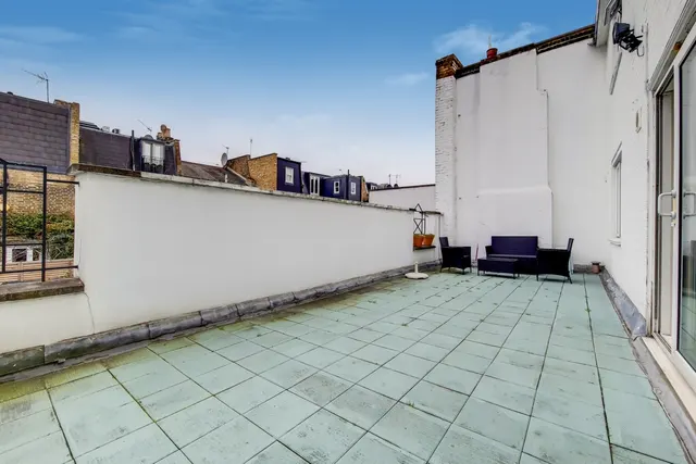 Photo 3 — Gironde Road, Fulham, London, SW6 7DZ