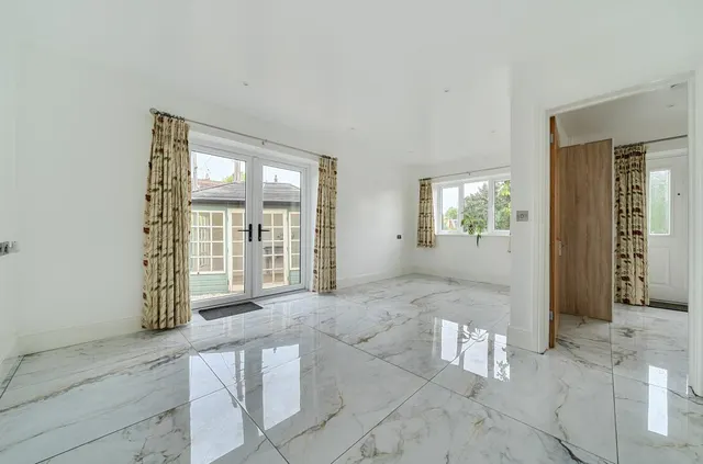 Radnor Park, Corston, SN16, photo 3