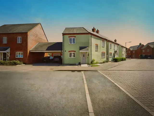 Siddington Drive, Aylesbury, photo 1
