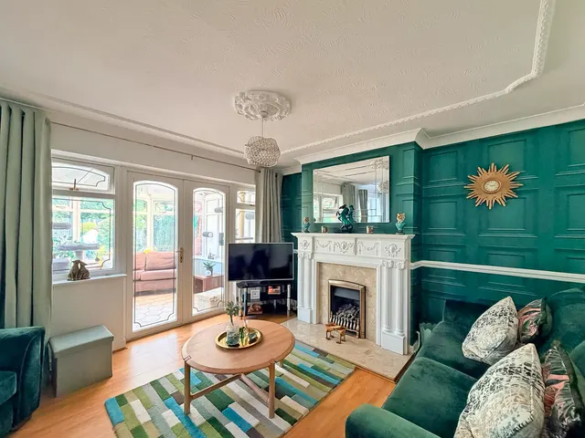 Hawthorne Road, Cheslyn Hay, WS6, photo 1