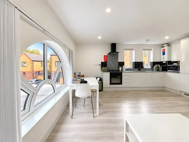 Hawke Place, London, SE16, photo 3