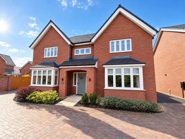 Hyacinth Close, Crewe, photo 1