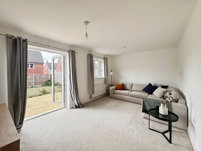 Photo 2 — Binyon Gardens, Stotfold, Bedfordshire, SG5
