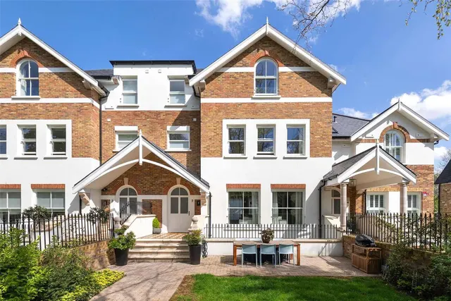 Silver Birches Close, Richmond, TW10 6NX, photo 1