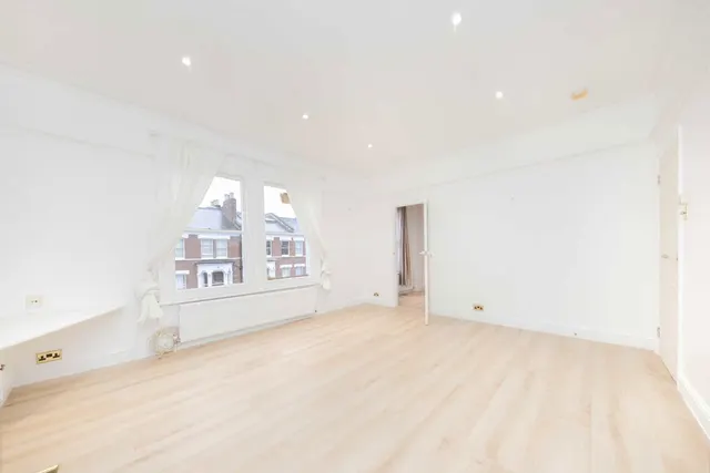Poplar Grove, W6, photo 3