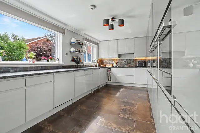 Doddington Lane, Claypole, NG23, photo 1