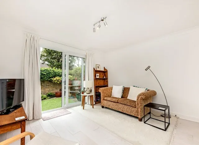 Photo 2 — Manor House Way, Isleworth, TW7