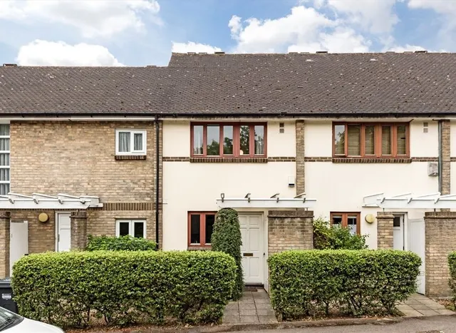 Manor House Way, Isleworth, TW7, photo 1