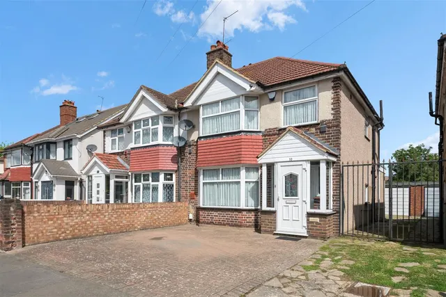 Browning Way, Hounslow, photo 1