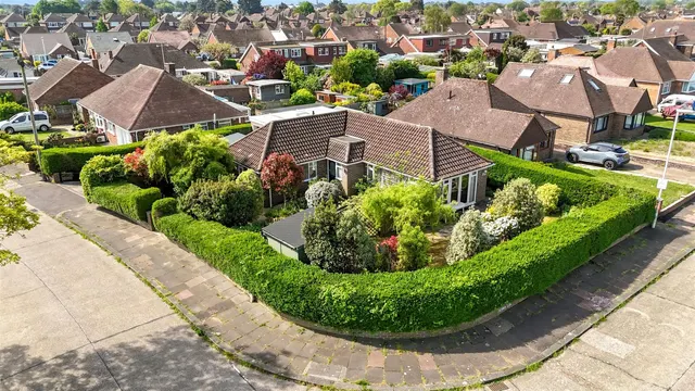 Windermere Crescent, Goring-By-Sea, Worthing, photo 1