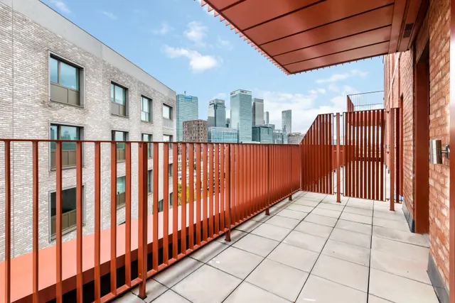 Escapade Place, London, E14, photo 2