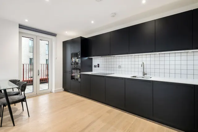 Escapade Place, London, E14, photo 3