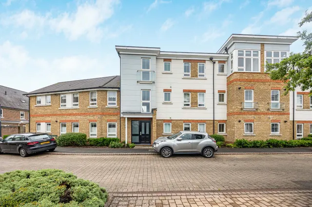 Raven Drive, Boulters Meadow, Maidenhead, SL6, photo 1