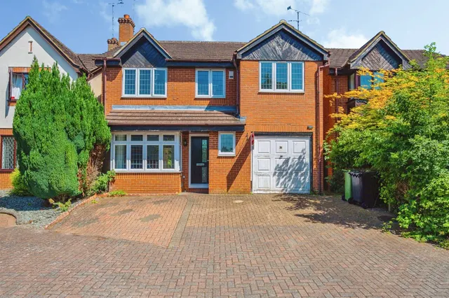 Lorimer Close, Luton, photo 1