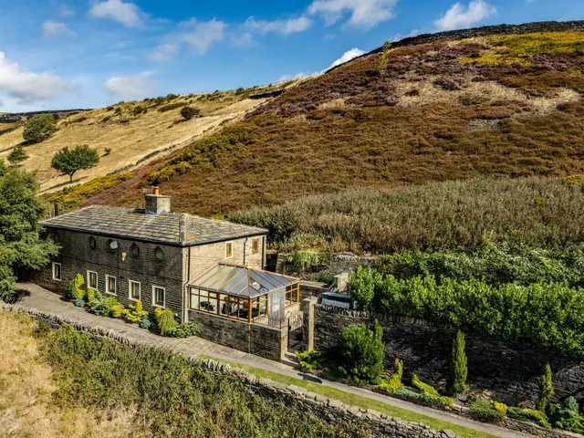 Pule Hill, Boothtown, Halifax, photo 1