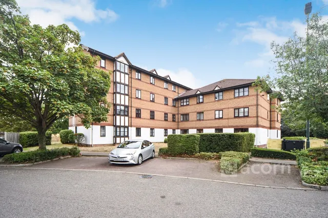 Frobisher Road, Erith, DA8, photo 1