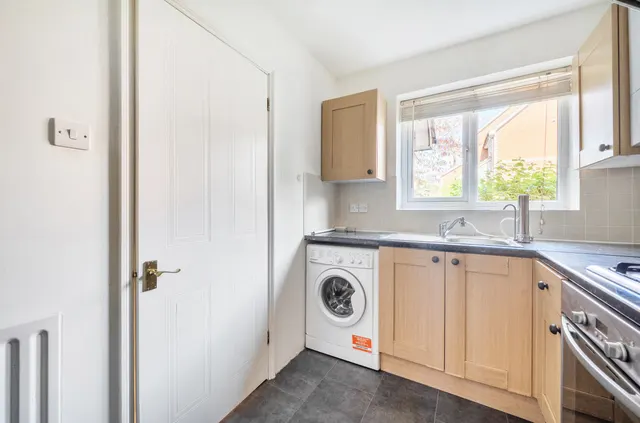 Davy Close, Wokingham, RG40, photo 3