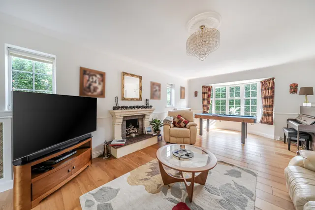 Photo 3 — Dawnay Close, Ascot, SL5