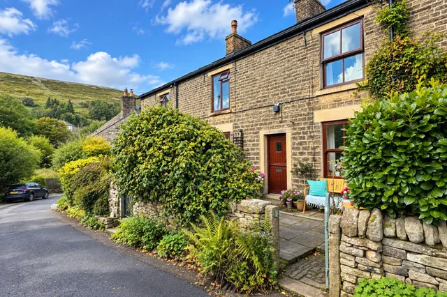 Clough Lane, High Peak, photo 1