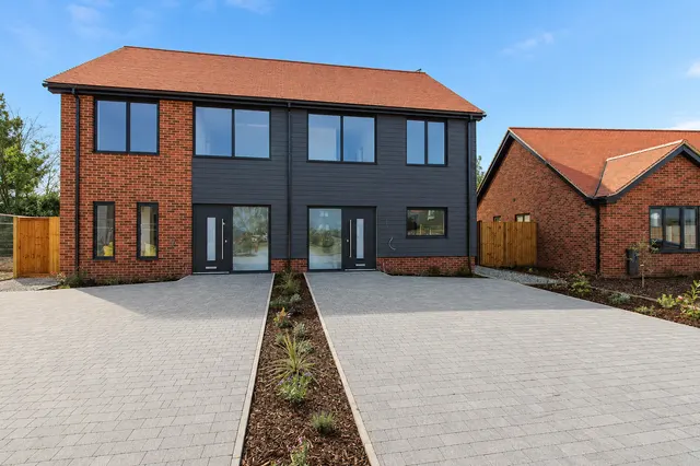 Plot 1 Chapman Paddock, Lower Shelton Road, Bedford, Marston Moreteyne, MK43 0ZR, photo 1