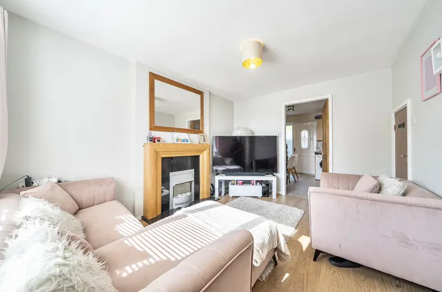 Kent Road, Pudsey, LS28, photo 3