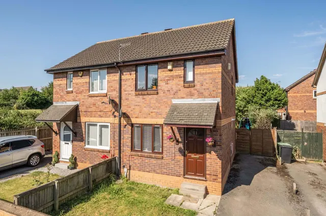 Kent Road, Pudsey, LS28, photo 1