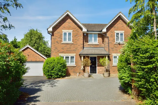 Mandeville Close, Broxbourne, photo 1