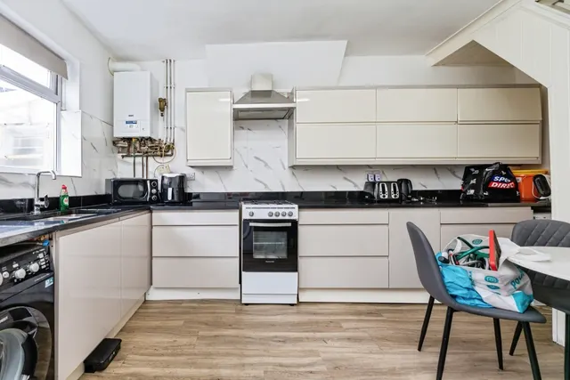 Addison Road, Sheffield, S5, photo 3