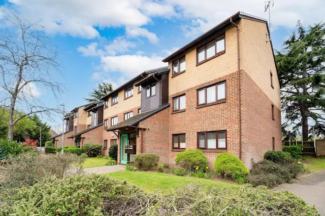 Alders Close, London, E11 3RZ, photo 1