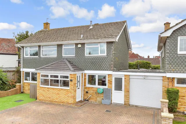 Marden Avenue, Chichester, PO19, photo 1