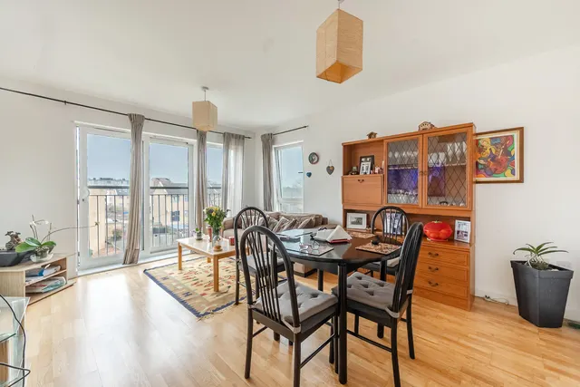Flat 9, Aurora Court, 2 Fortune Avenue, Edgware, photo 1