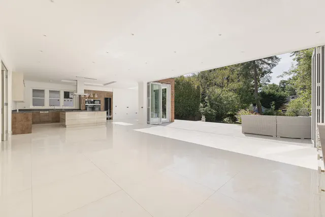 Links Green Way, Cobham, KT11, photo 2