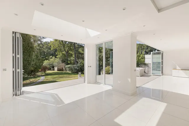 Links Green Way, Cobham, KT11, photo 3