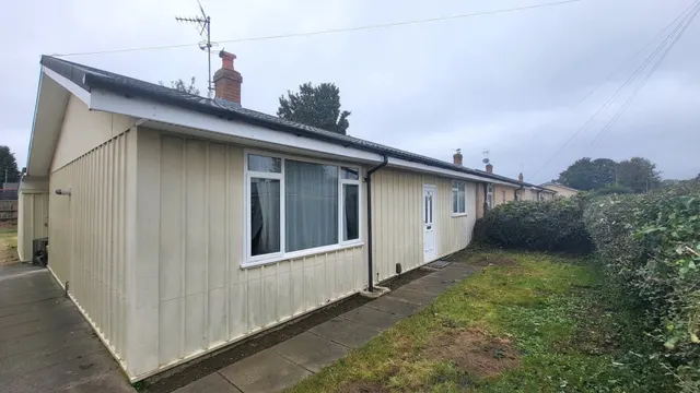 Photo 2 — Welland Close, Peterborough, PE1