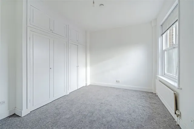 High Road, Willesden Green, NW10, photo 2