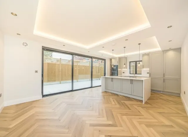 Hazelwood Avenue, Morden, SM4, photo 1